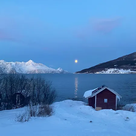 Koselig Ved Sjoen Og Lyngsalpene Дом отдыха Rotsund